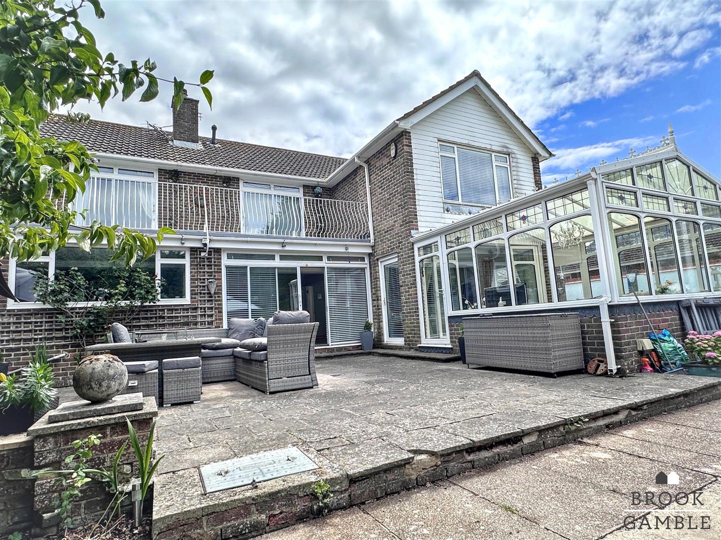 6 Bedroom House. Harley Shute Road in St. Leonards-On-Sea, 38